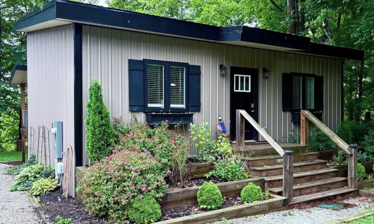 Shelbyville House | Lakefront Retreat: Fishing, Kayaks, Fire Pit & Bourbon Trail