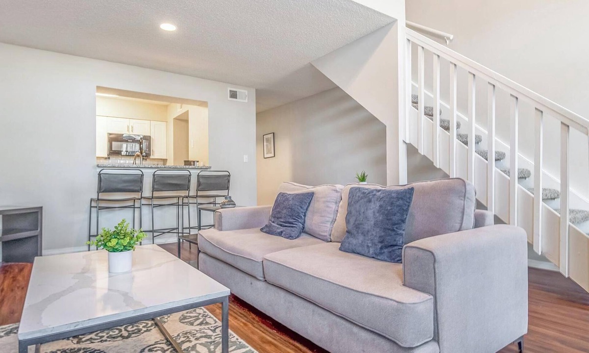 Cordova Apartment | Landing | Amazing 2BD, Game Room, Gym