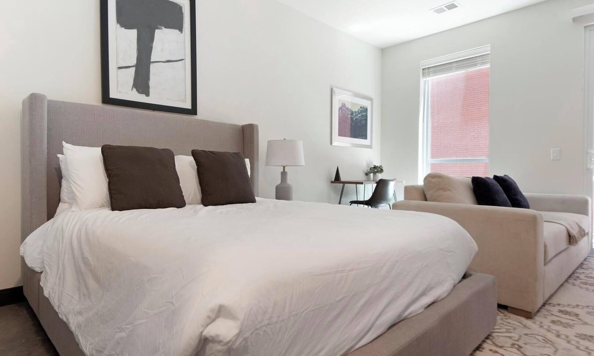 Downtown St. Louis Apartment | Landing | Chic Studio, Courtyard, Clubhouse
