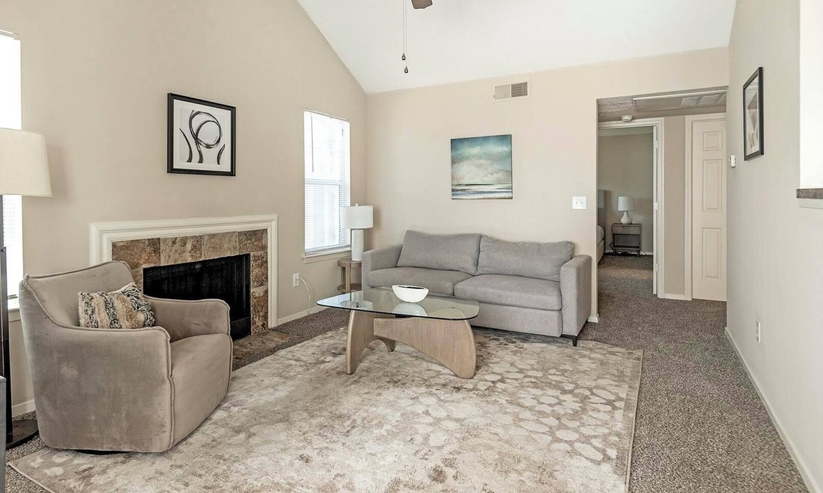 Germantown Apartment | Landing | Modern 1BD, Gym, Tennis Court