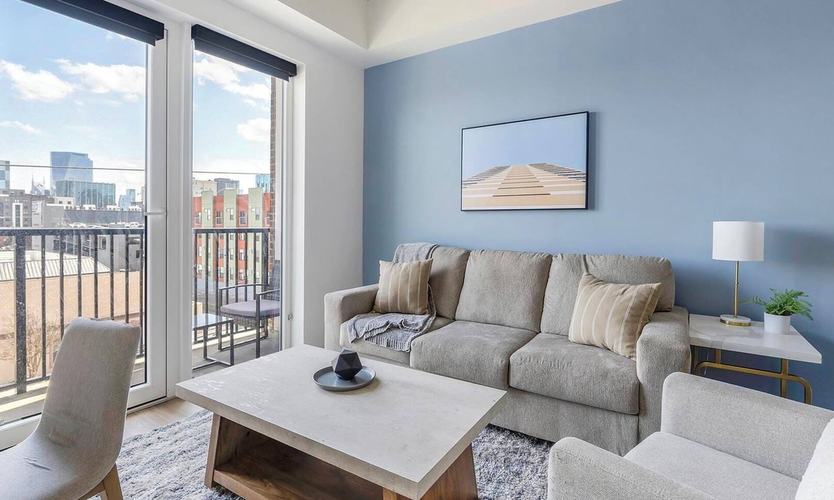 West End Apartment | Landing | Modern 1BD, Pool, Gym