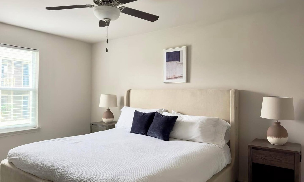 Belton Apartment | Landing | Spectacular 1BD, Clubhouse, Pool