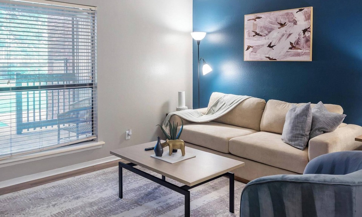 South Tulsa Apartment | Landing | Stunning 1BD, Clubhouse, Gym