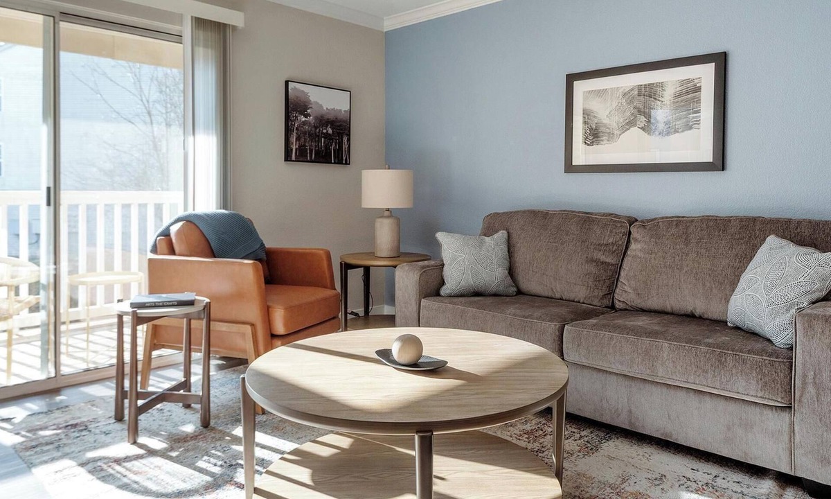 Eureka Apartment | Landing | Stylish 2BD, Clubhouse, Gym