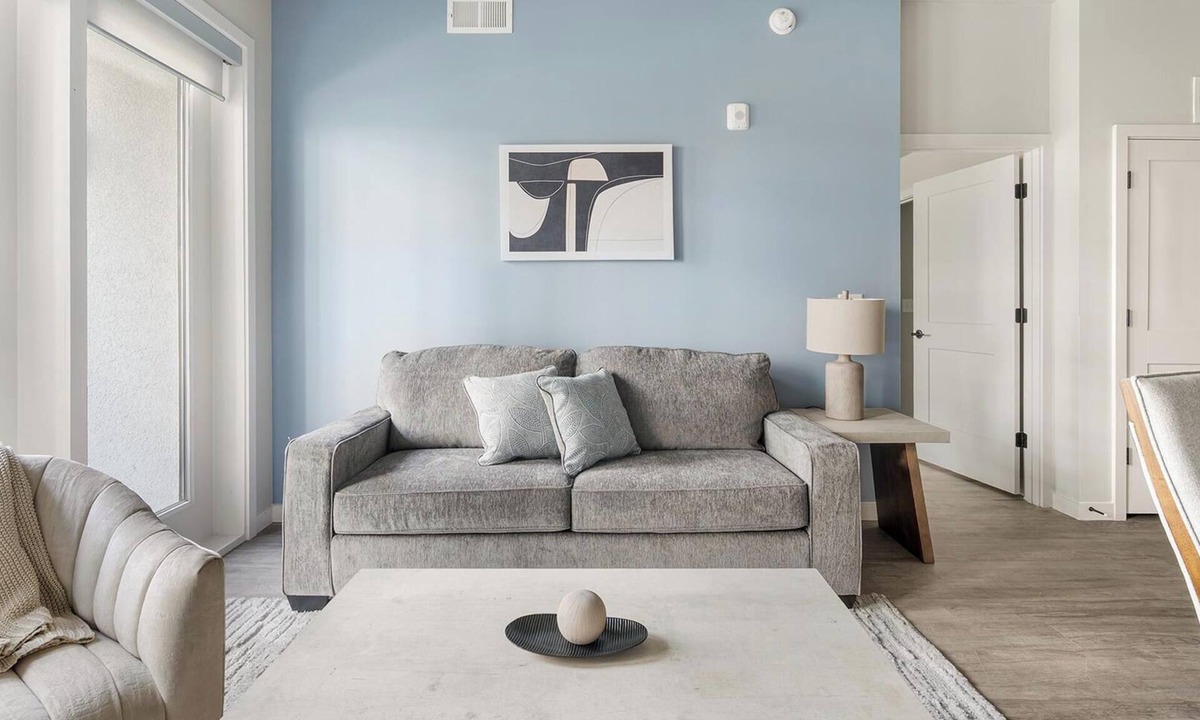 Franklin Apartment | Landing | Stylish 2BD in Cool Springs