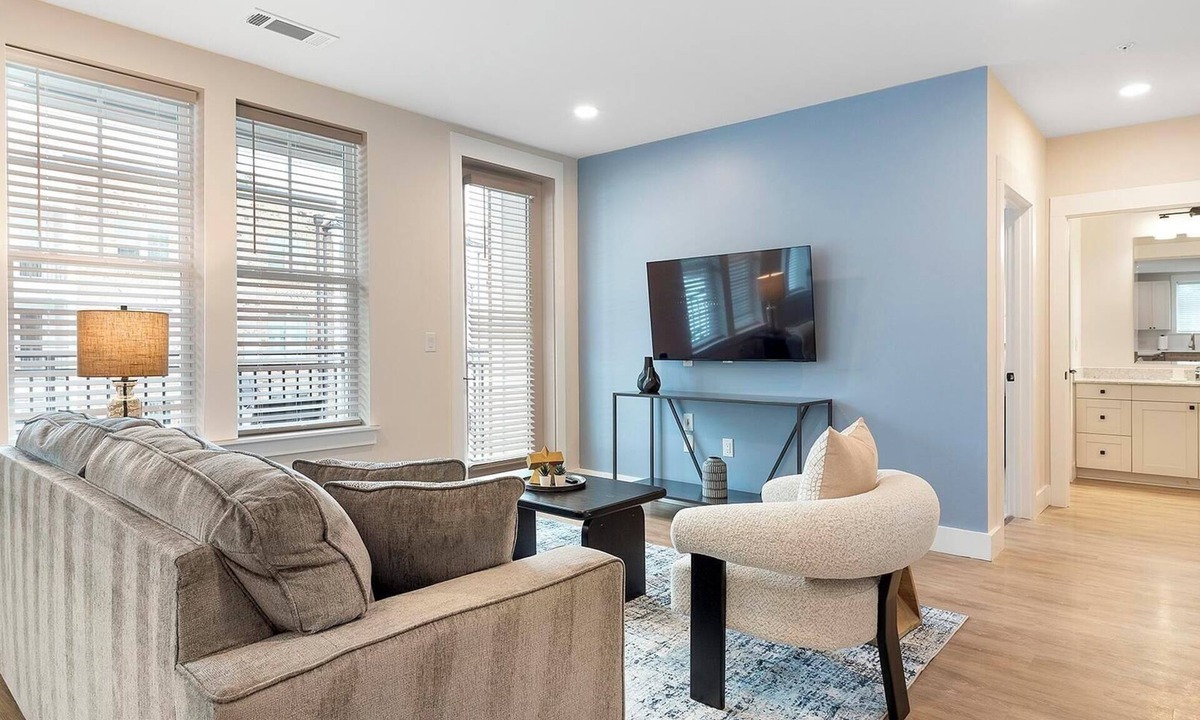 Mount Mourne Apartment | Landing | Stylish 2BD, Pool, Gym