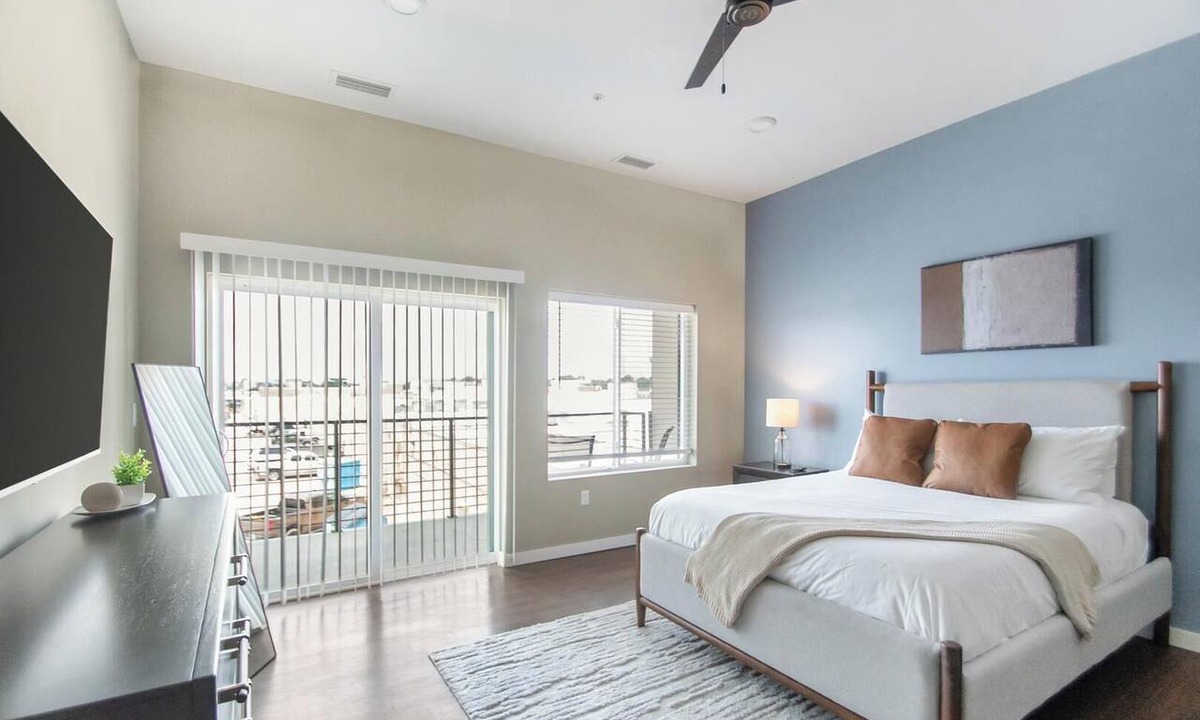Springfield Apartment | Landing | Stylish Studio, Rooftop Lounge, Pool
