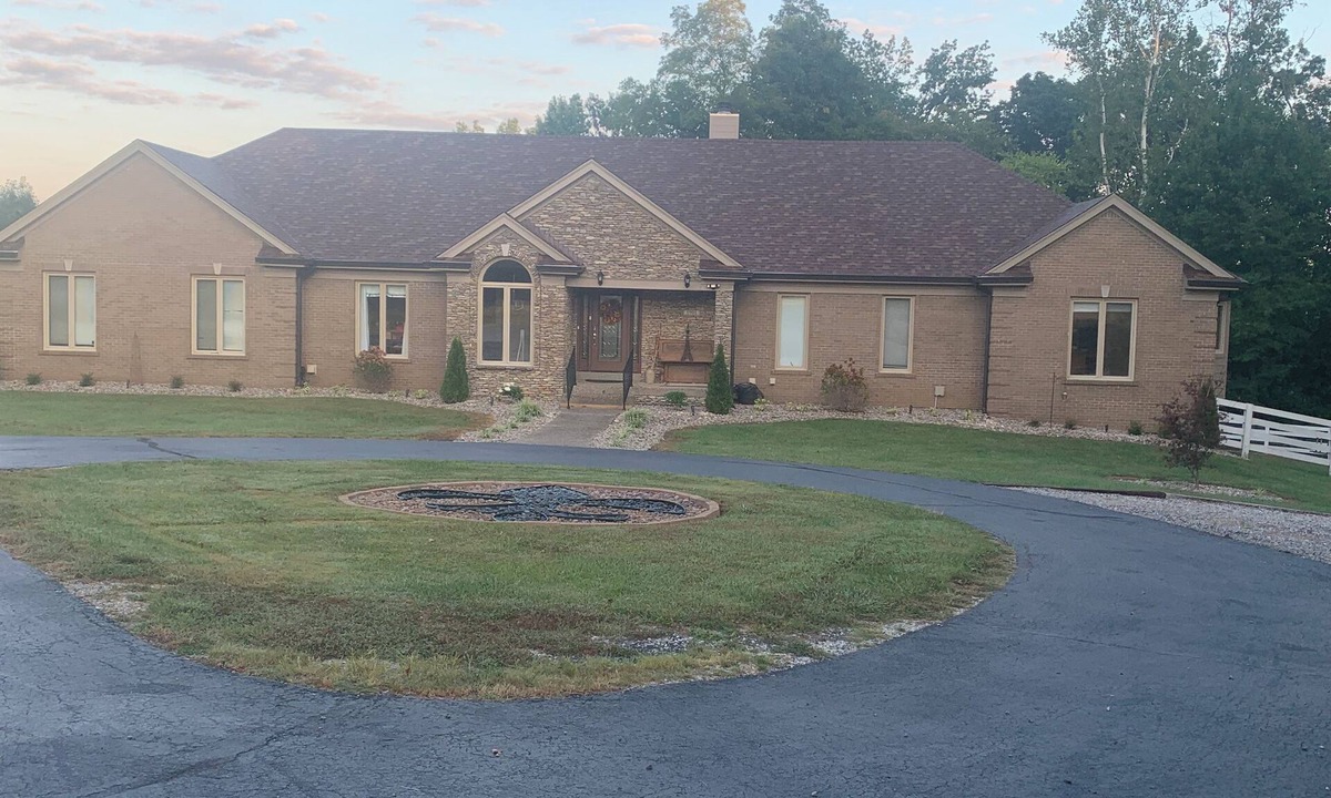 Fisherville House | Large house on 5 acres with pool
