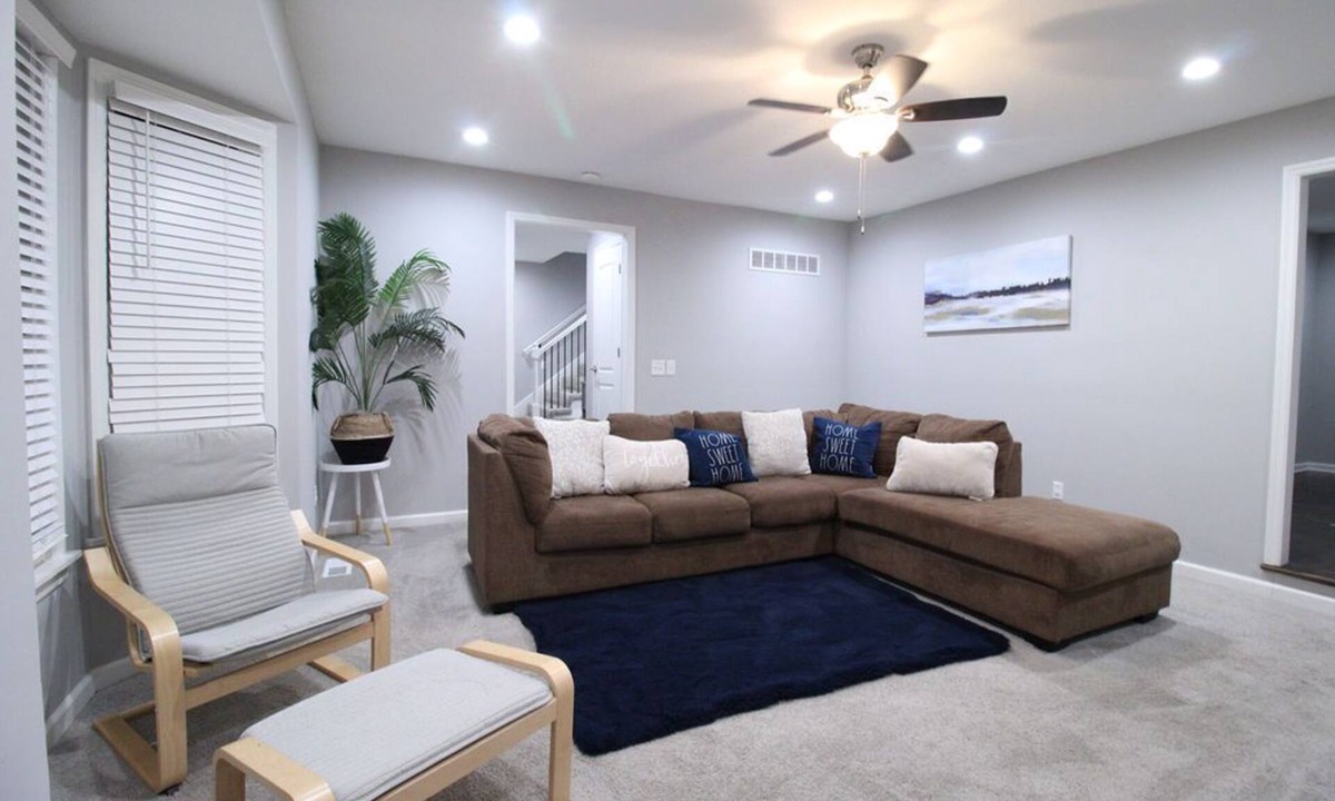 Lenexa House | LargeFamily-Public Market-W&D-FullyFenced