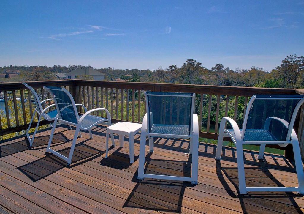 Brigands' Bay House | Lazy Parrot - Peaceful 3 Bedroom Canalfront Home in Frisco