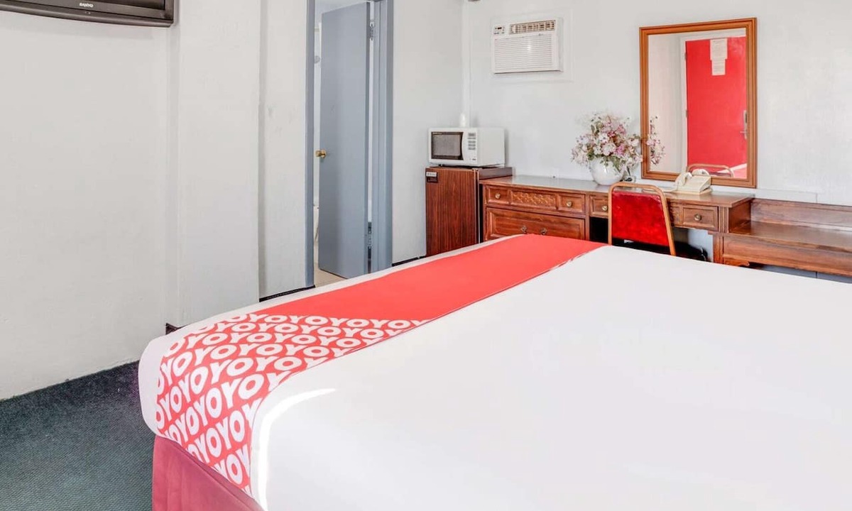 Liberal Apartment | Liberal KS | King Bed