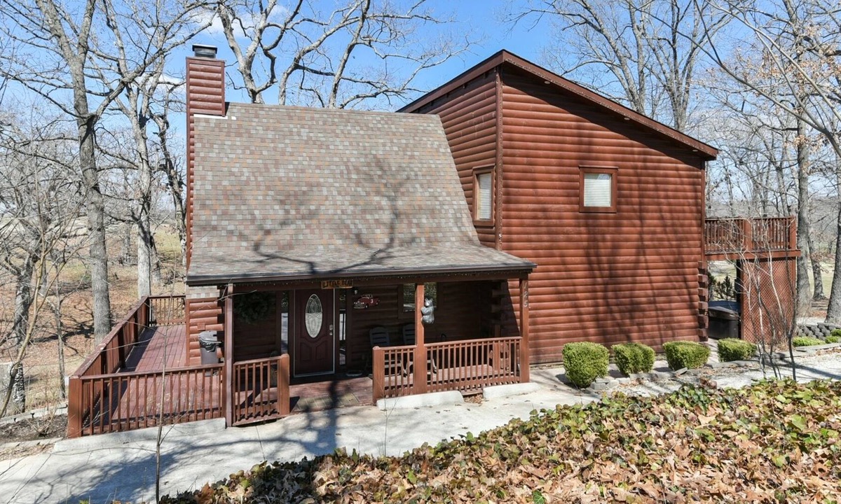 Branson Cedars Condo | Little Bear in Branson | 2 Bed, 2 Bath