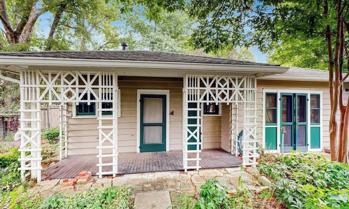 Green Hills House | Little House Nashville, Convenient, Eclectic, Cozy