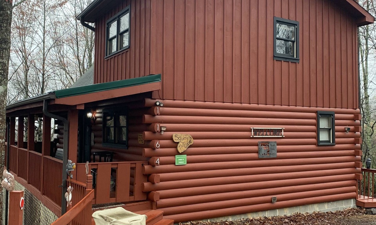 Sevierville Cabin | Log cabin getaway near Gatlinburg.