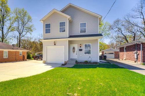 Lyndon House | Louisville Retreat w/Deck ~ 11 Mi to Downtown!