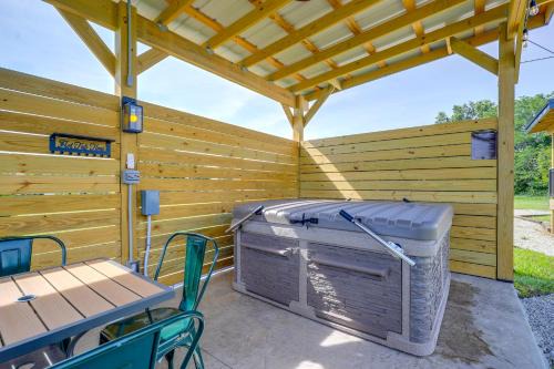 Butler Apartment | Luxury Glamping Dome w/Private Hot Tub in Butler