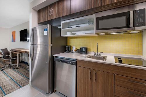 Georgetown Hotel | MainStay Suites Georgetown Lexington North