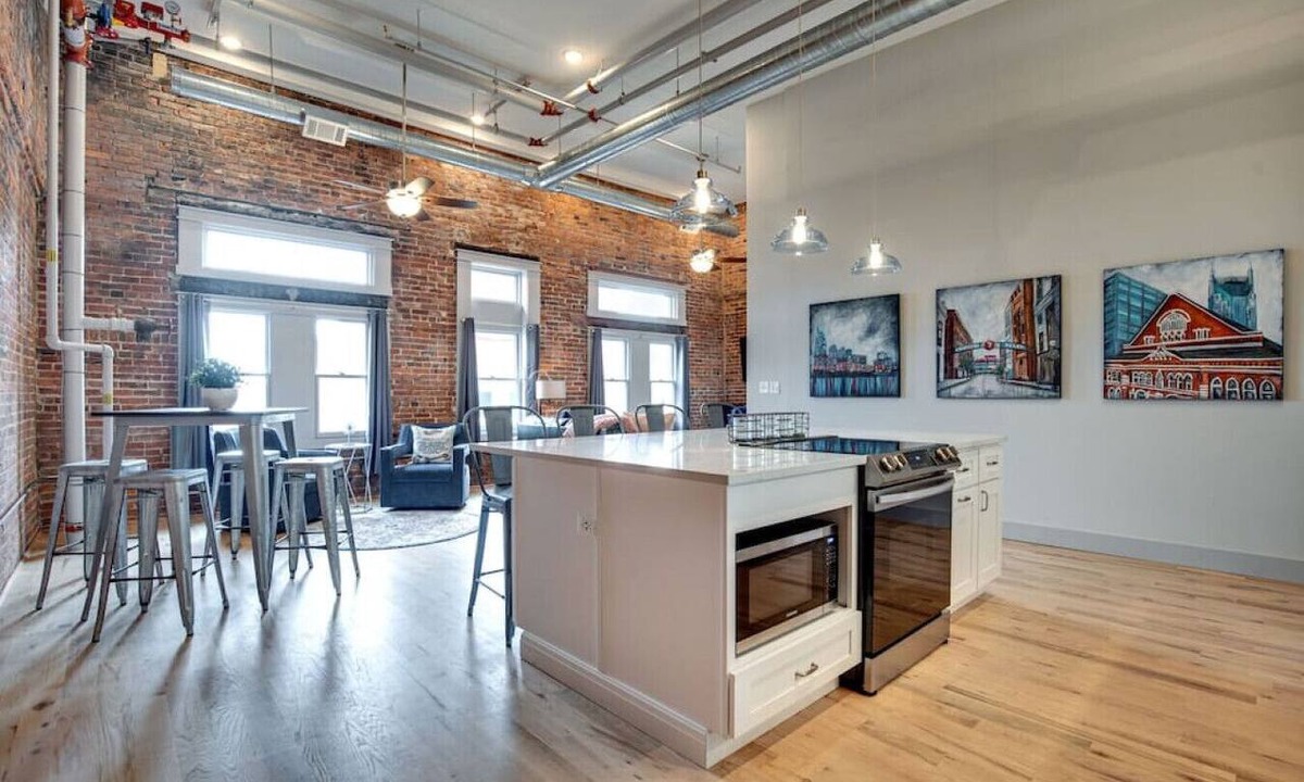 Downtown Nashville Apartment | Majestic Lofts #501- Printers Alley