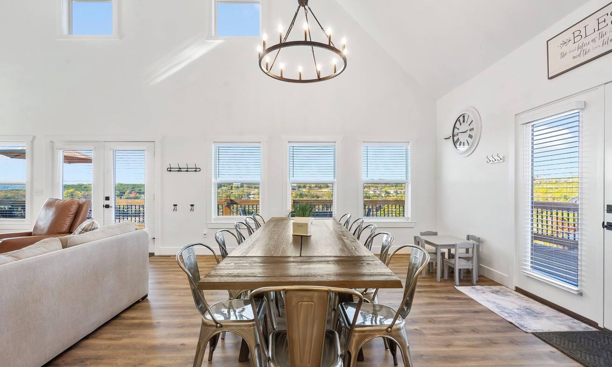 Table Rock House | Majestic Table Rock Lake Views, Private Grill, Close to Branson Entertainment w Free Tickets!