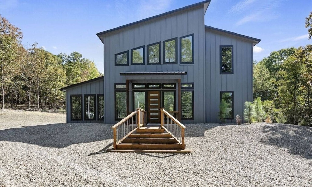 Broken Bow Cabin | Memorial Day Escape | Hot Tub + EV | Sleeps 10