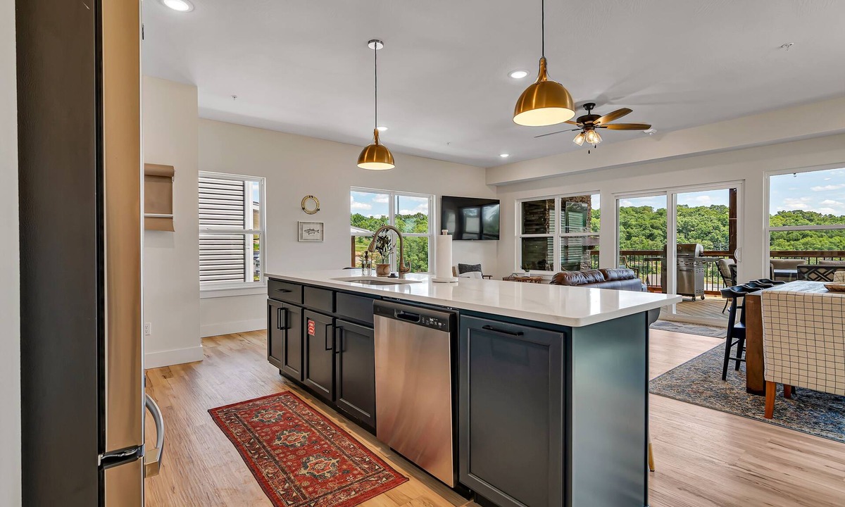 Table Rock Villa | Merlot Mountain 6 Bedroom Home by RedAwning