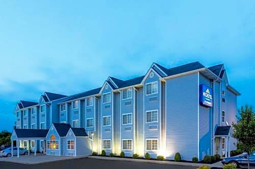 Dry Ridge Hotel | Microtel Inn & Suites by Wyndham Dry Ridge