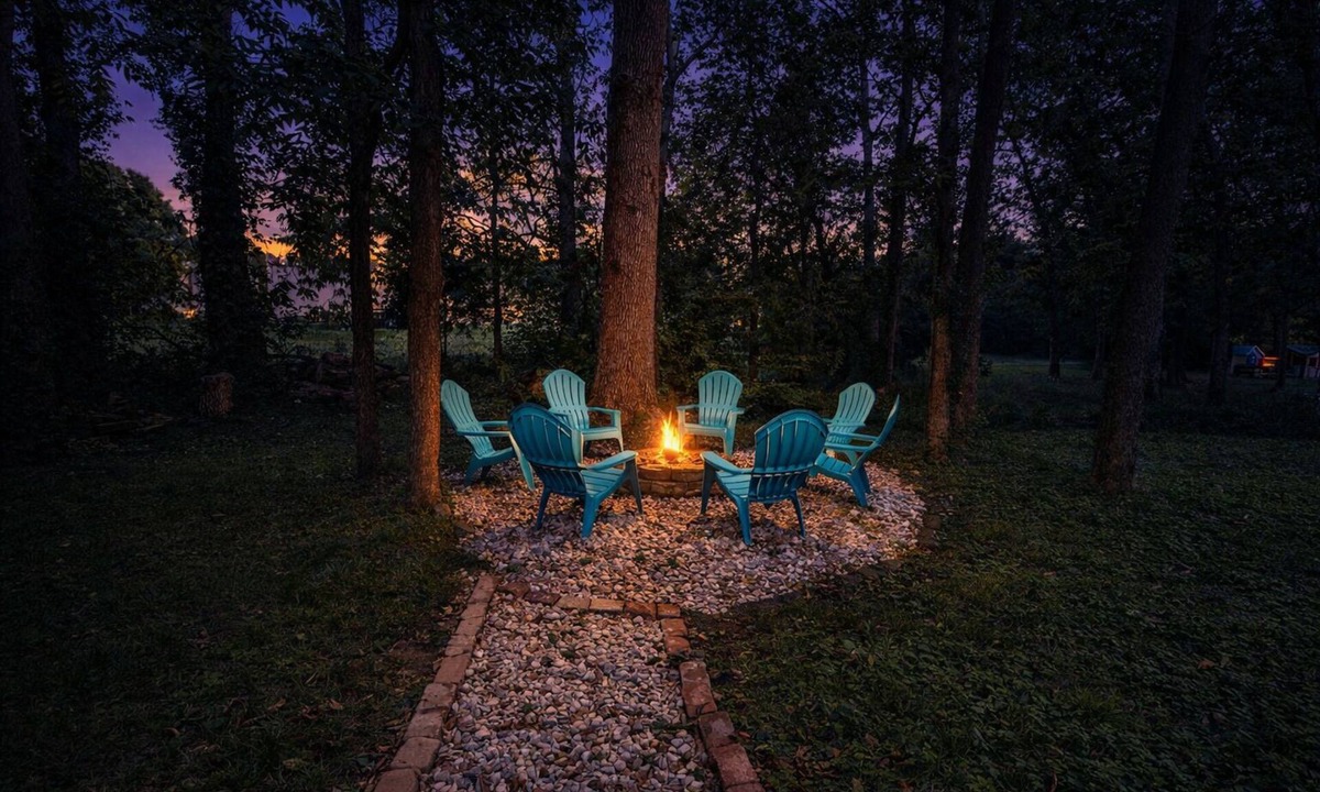 Lexington House | Midnight Lexington Newly Remodeled Designer Stay