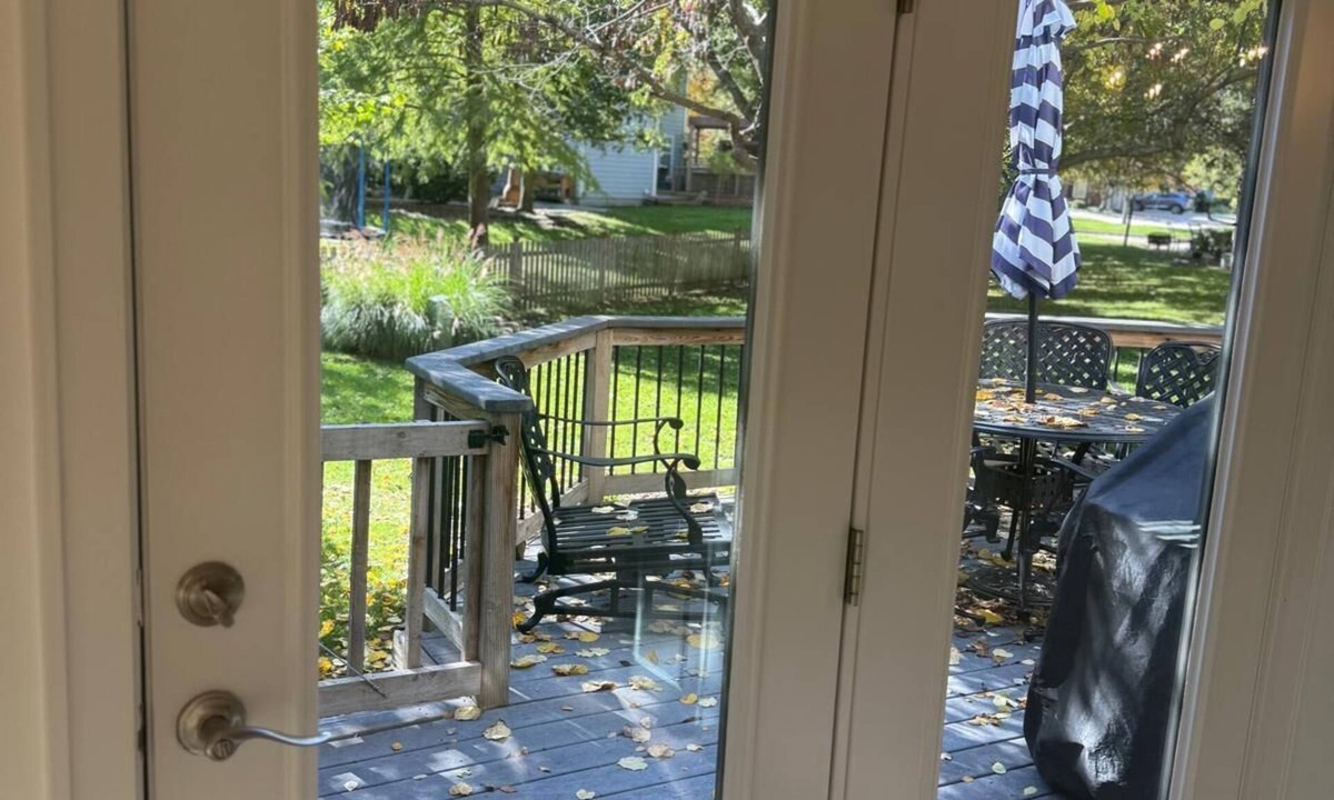 Leawood House | Modern cozy home with stylish interiors spacious rooms and peaceful surroundings