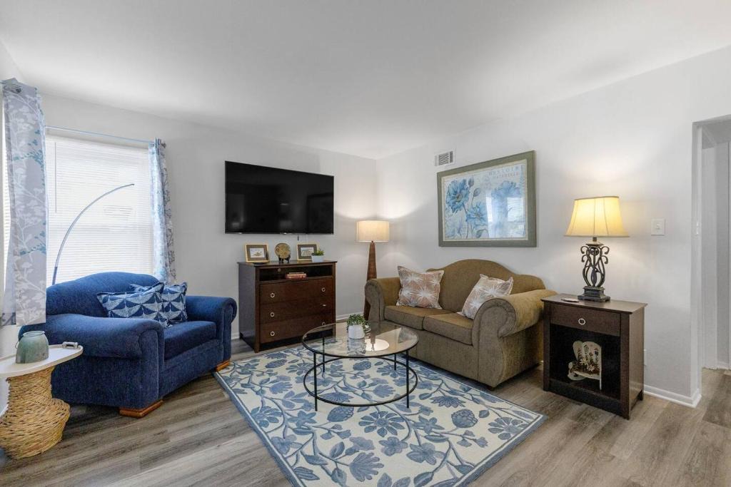 St. Joseph Apartment | Modern Garden 1BR | Laundry + Pets OK | Quiet
