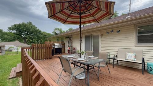 Morris House | Modern Home Near Arrowhead Stadium Sleeps 7