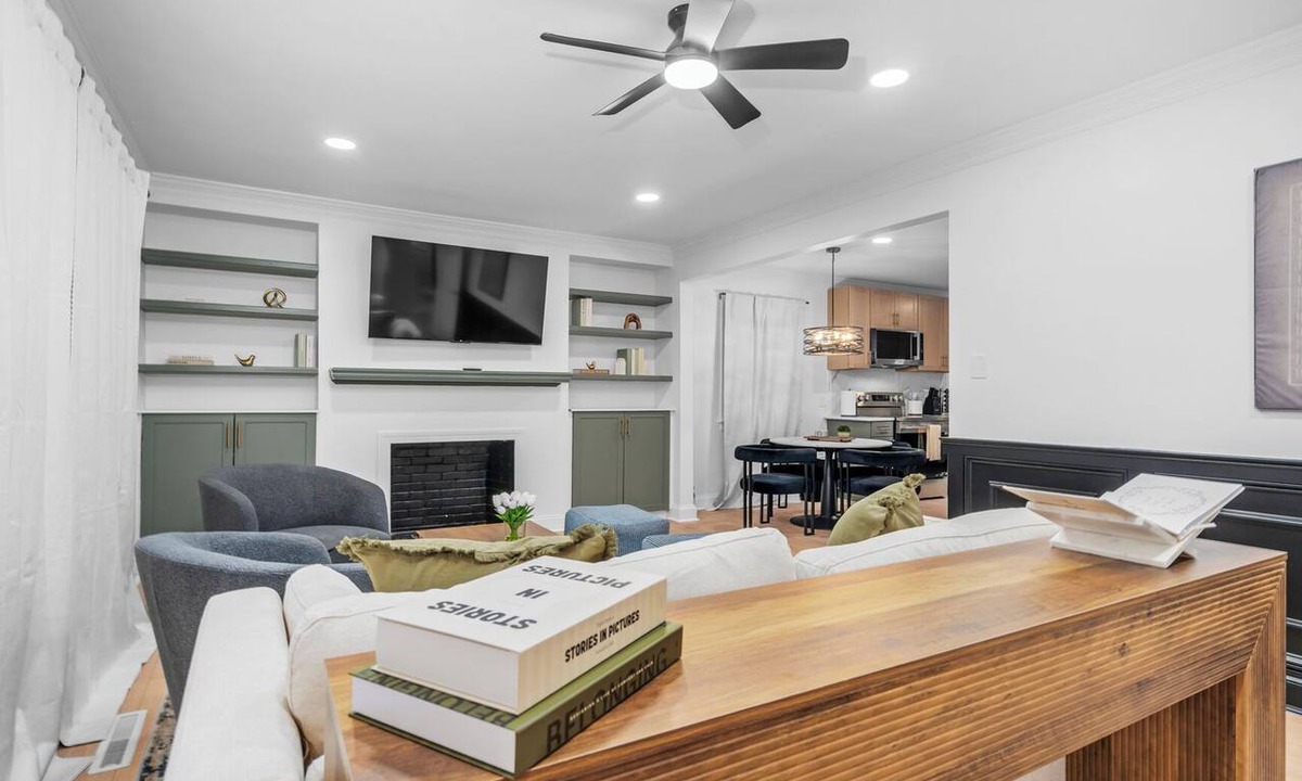 Rocky Mount House | Modern House - Cozy Family Friendly