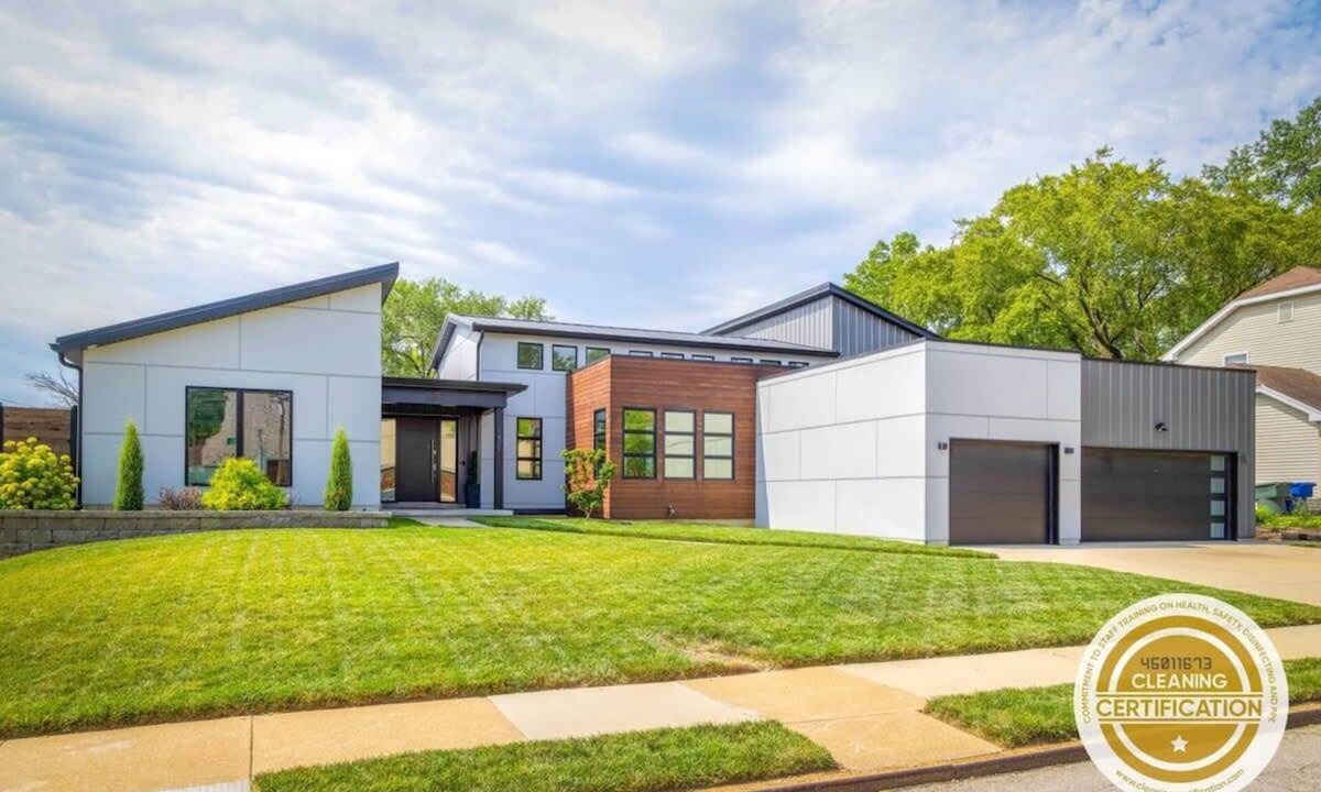 Franz Park House | Modern Luxury wit Saltwater Pool ABODEbucks