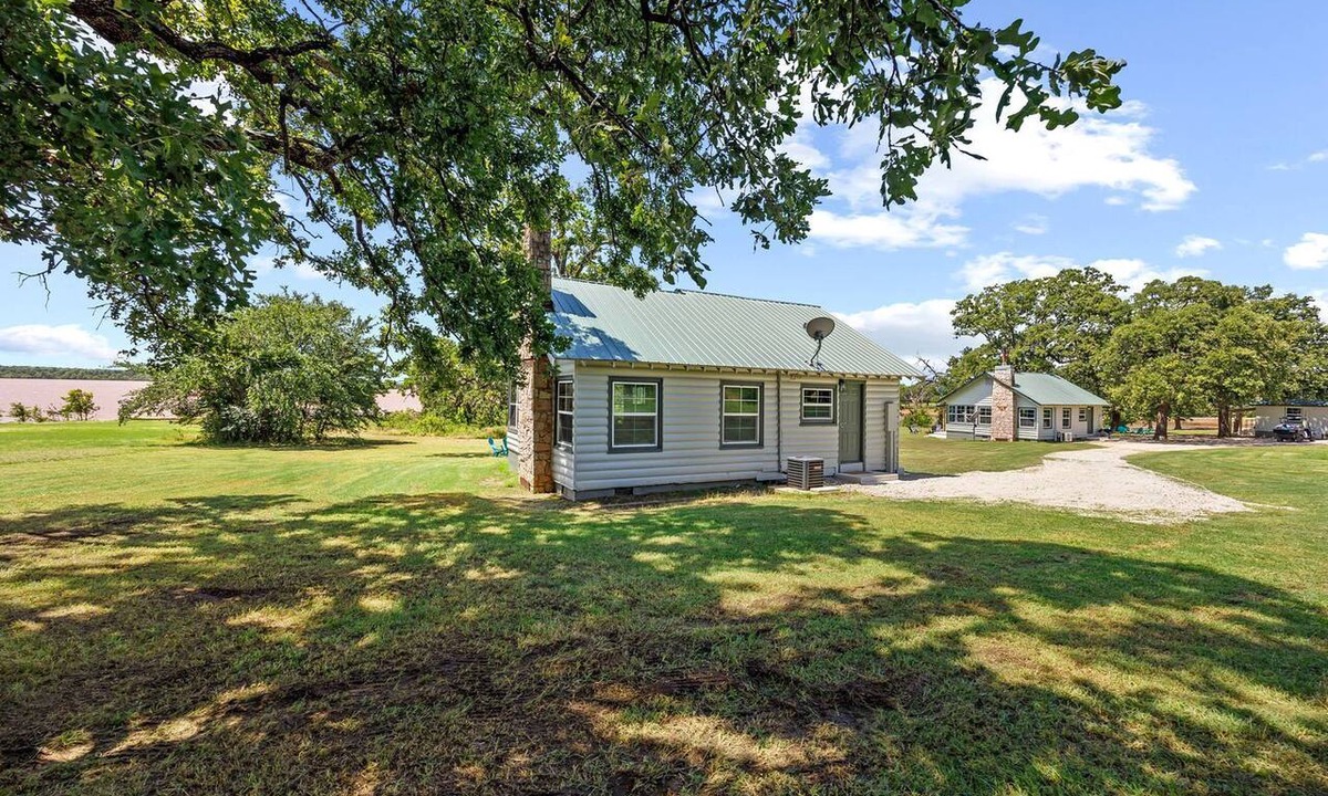 Madill Cabin | Modern Rustic Cabin Retreat with Panoramic Lake Views in Madill, Oklahoma