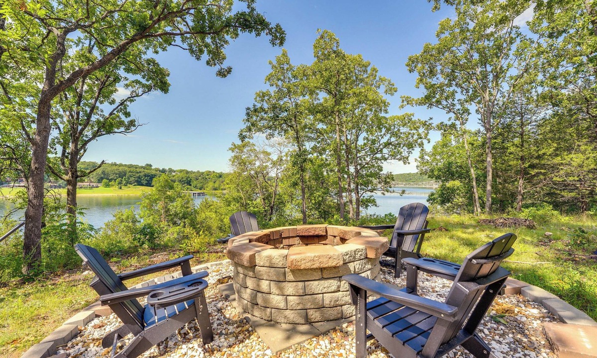 Shell Knob House | Modern Table Rock Lake Retreat w/Deck & Views!