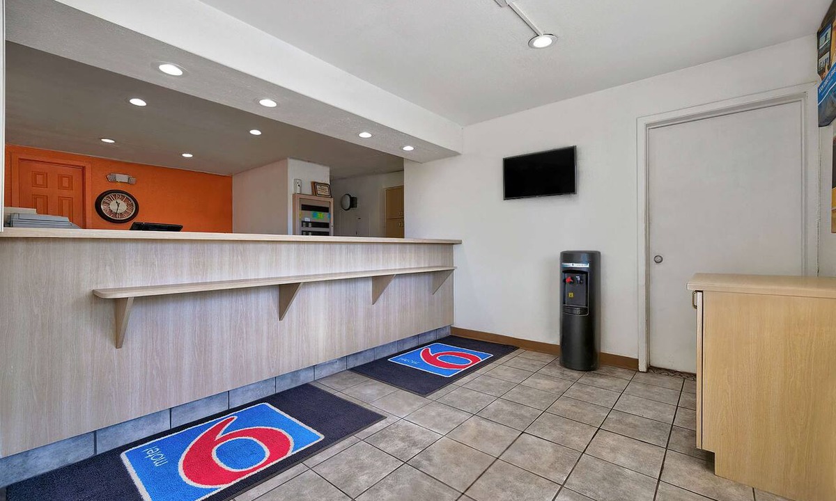Alamogordo Hotel | Motel 6 Alamogordo, NM