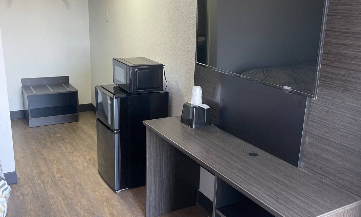 Wichita Hotel | Motel 6 Wichita, KS
