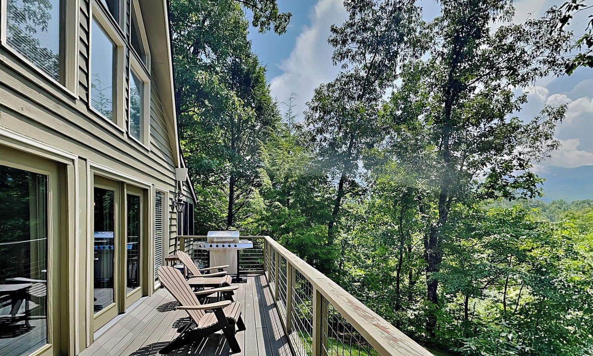 Gatlinburg - Pigeon Forge Cabin | Mountain Charm by Jackson Mountain Rentals