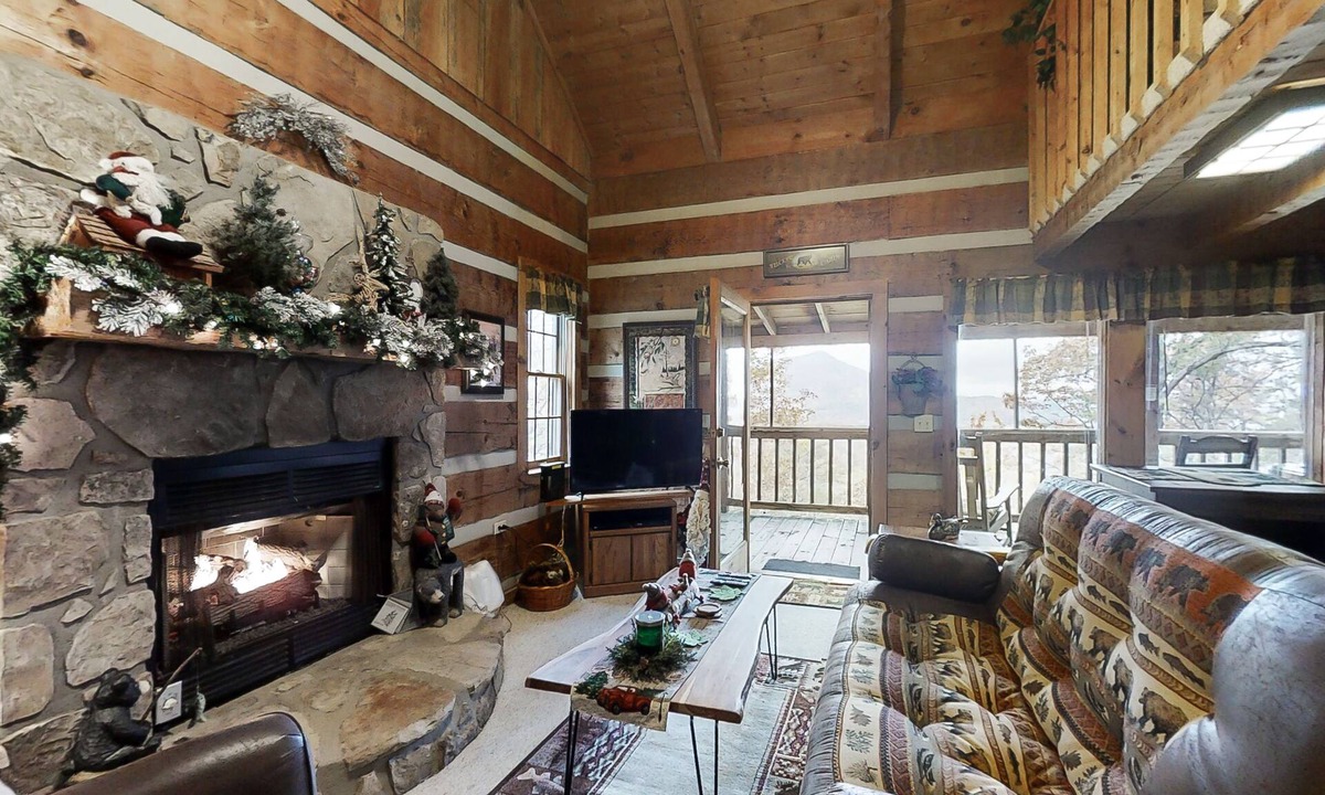 Smoky Mountains Apartment | Mountain View Cabin in the Woods with Deck, Hot Tub, & Free Attraction Tickets