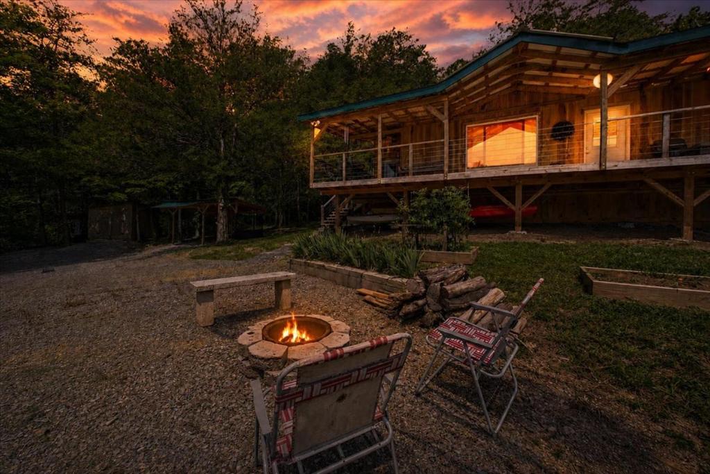 Etowah House | Mountain Views, Starlink Wifi, Grill, Firepit, Dogs OK
