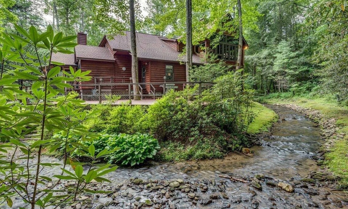 Ellijay Cabin | ​Mountain Waters Lodge - Creekfront, Hiking, Chef's Kitchen