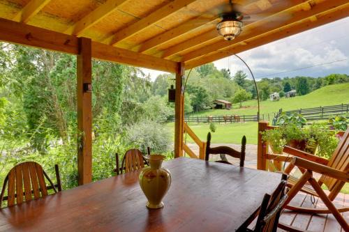 Warne House | Mtn-View Warne Cabin: Hot Tub, Wine Cabinet!
