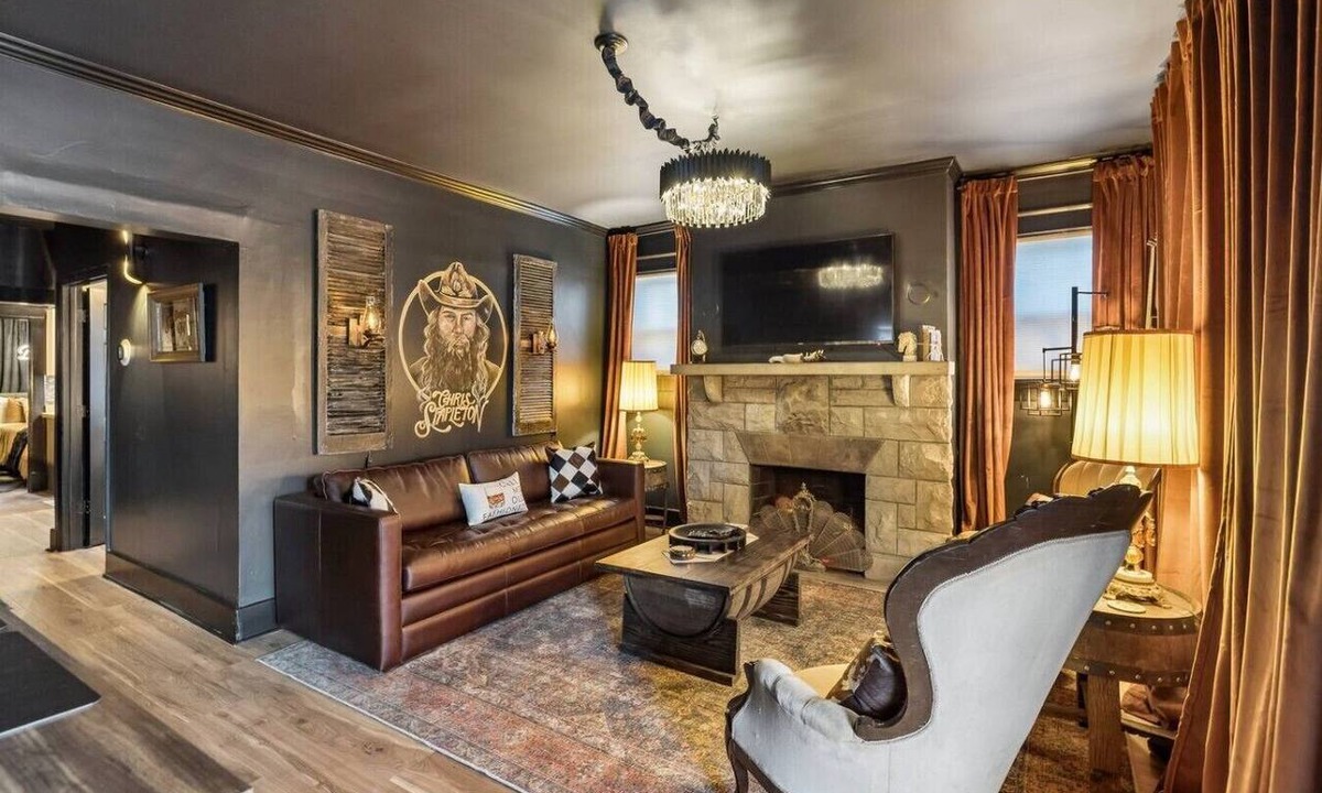 Hillsboro Village House | Music Row Historic Home | 5 Legend-Themed Suites