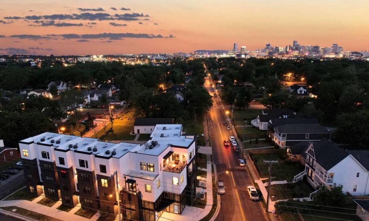 McFerrin Park Condo | Nashville Penthouse with 13 beds 5mins to Broadway