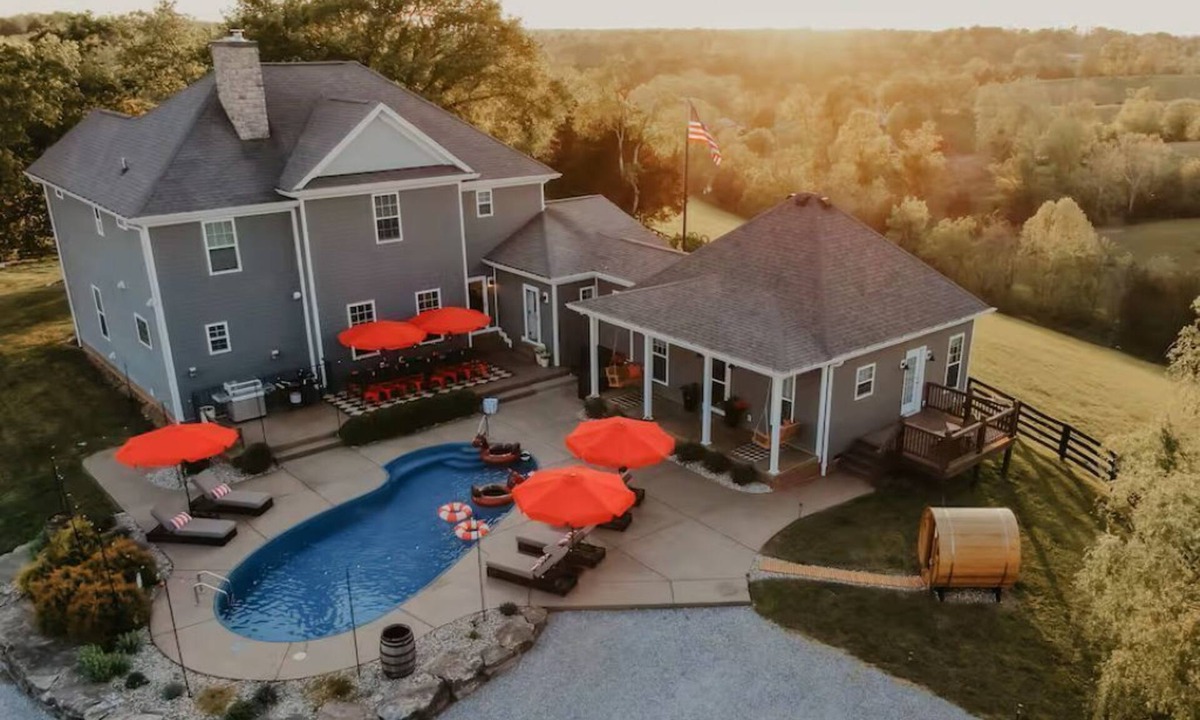 Chaplin House | NEW - 29 Acre Private Hilltop Resort - Bourbon Trail - Heated Pool - Pickleball
