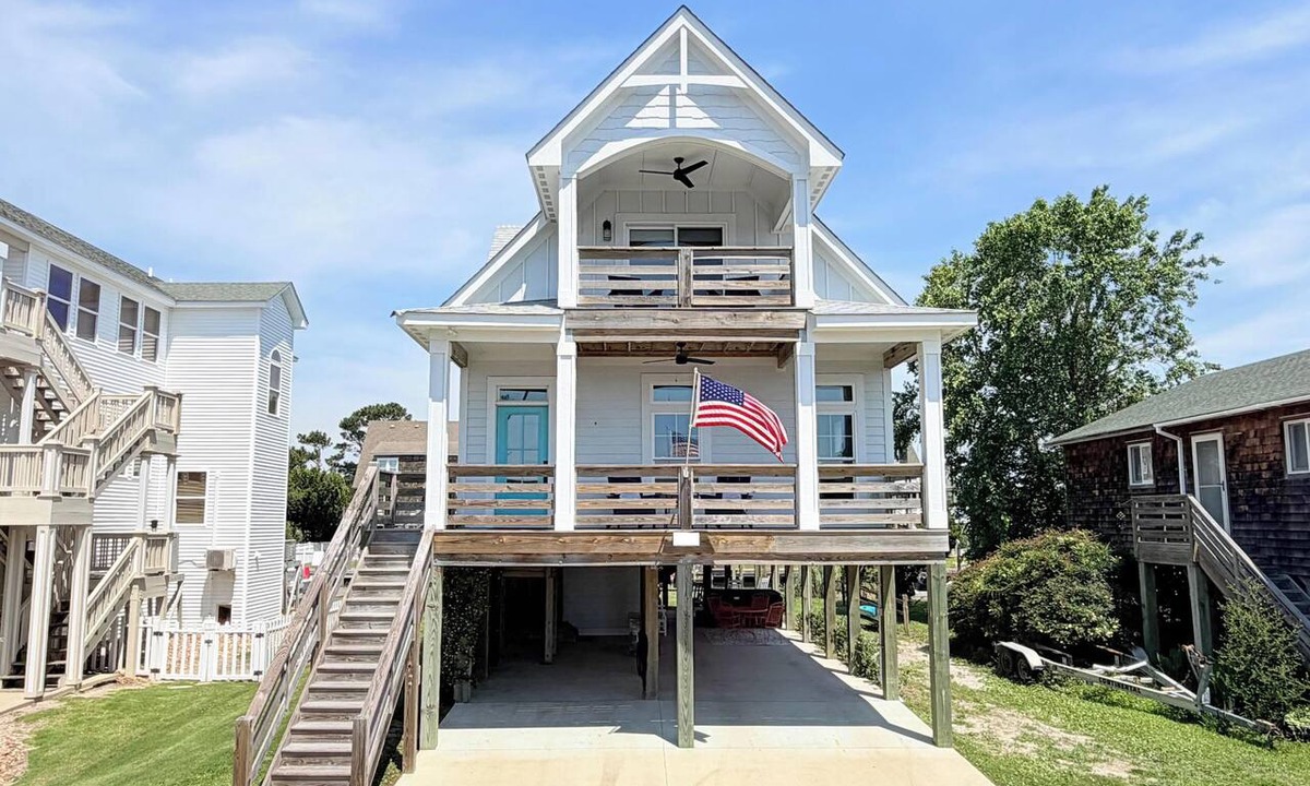 Manteo House | New Listing! Waterfront, Hot Tub, Boat Slip