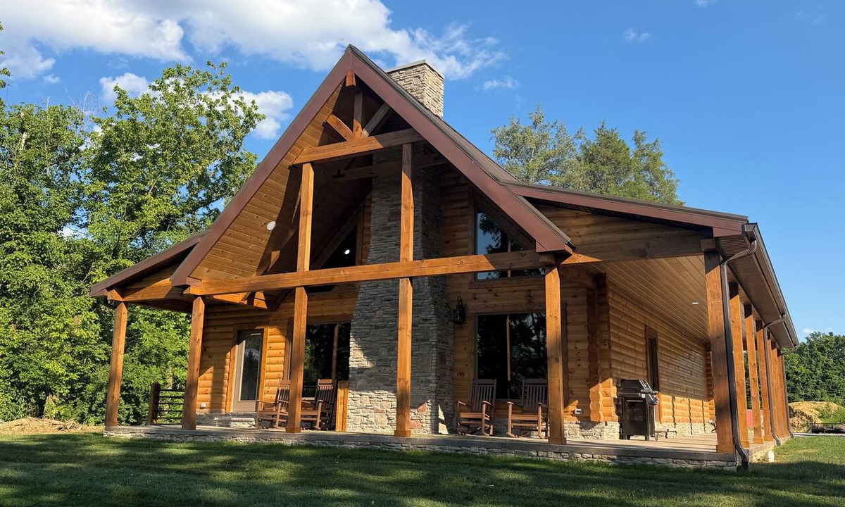 Jamestown Cabin | New Log Cabin on Cumberland River next to ramp 3-bedroom cabin in Jamestown, Ky