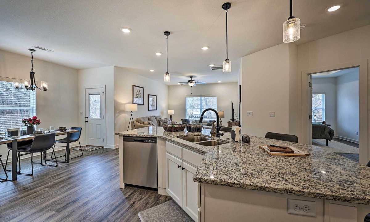 Bella Vista House | Newly Built Bella Vista Home Near Lakes