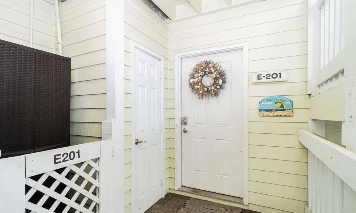 Emerald Isle Condo | Newly remodeled second floor condo at Pebble Beach