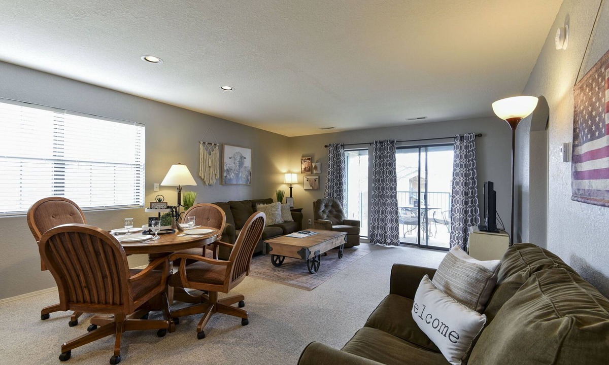 Branson Condo | No-Stairs Golf Condo | Steps to Strip + Pool