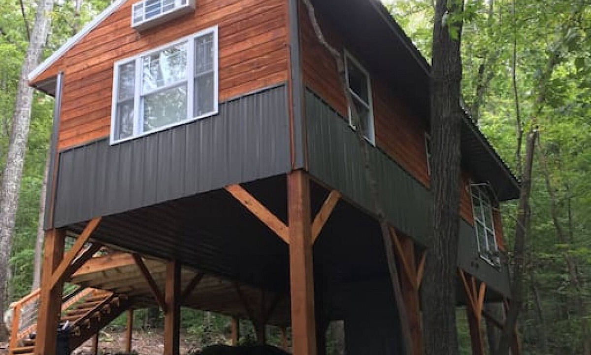 Guild Cabin | NO SUNDAY CHECKINS wolfpack- hot tub- treehouse